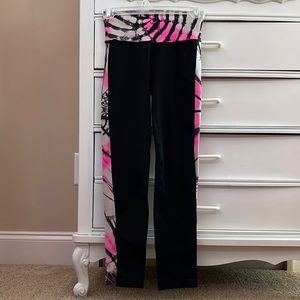 black leggings with pink, black, & white stripe!!
